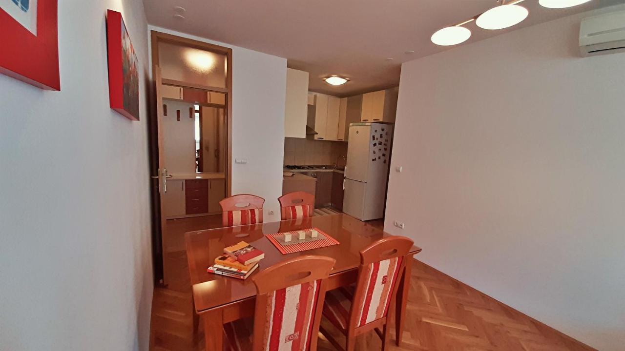 Apartment Jen Omis Exterior photo