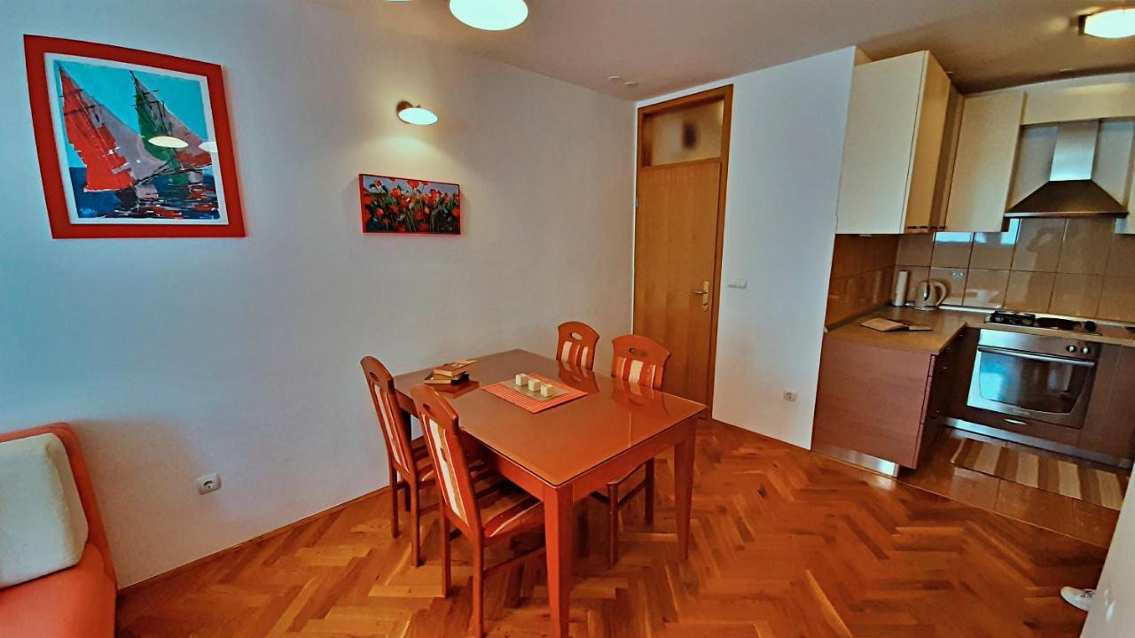 Apartment Jen Omis Exterior photo